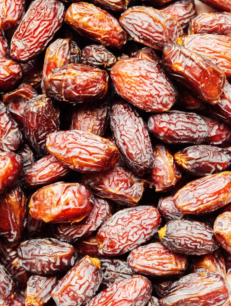 date-fruit-photo-vert-774x1024.jpg