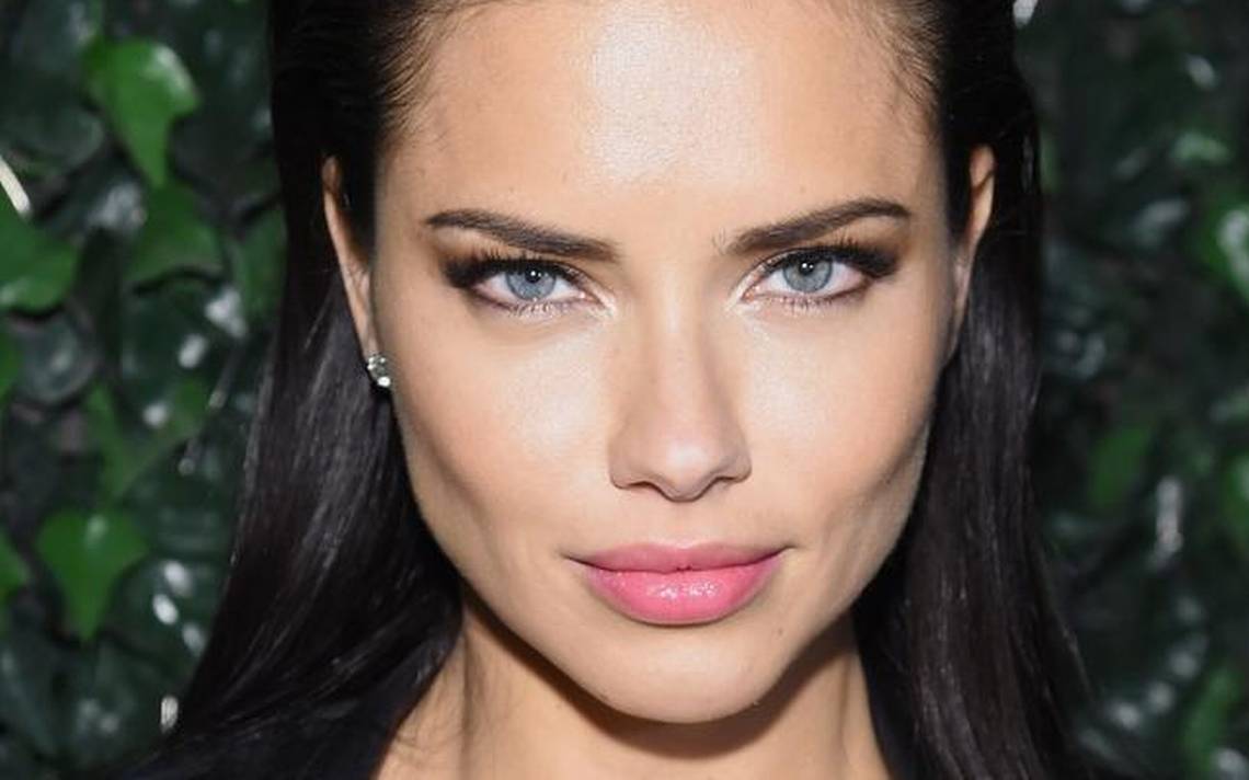 adriana-lima.jpg