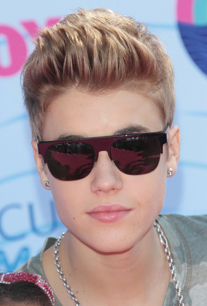 justin-bieber-2012-teen-choice-awards-02.jpg