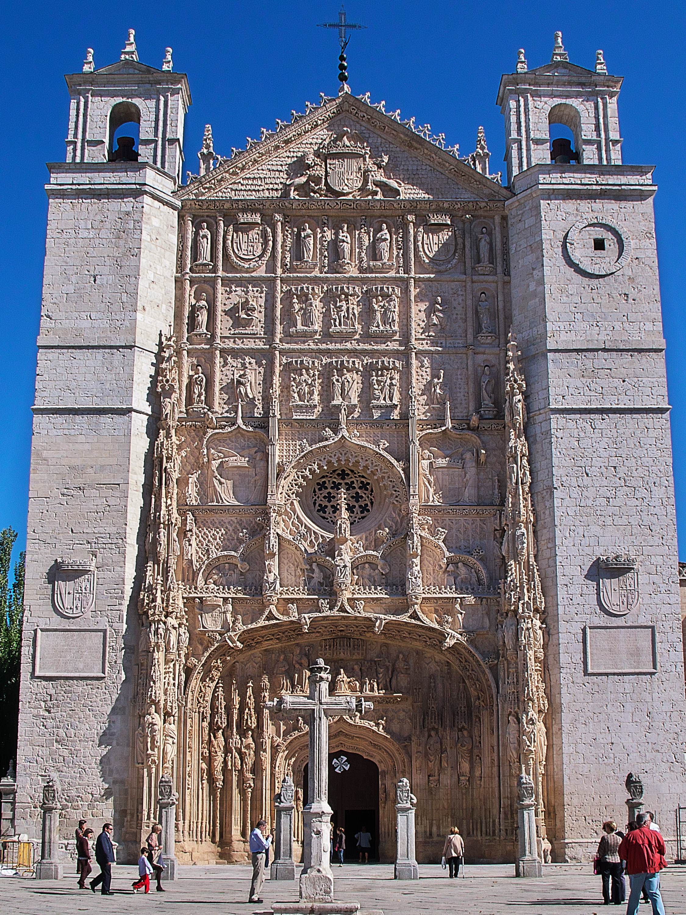 Iglesia_de_San_Pablo%2C_Valladolid._Fachada.jpg
