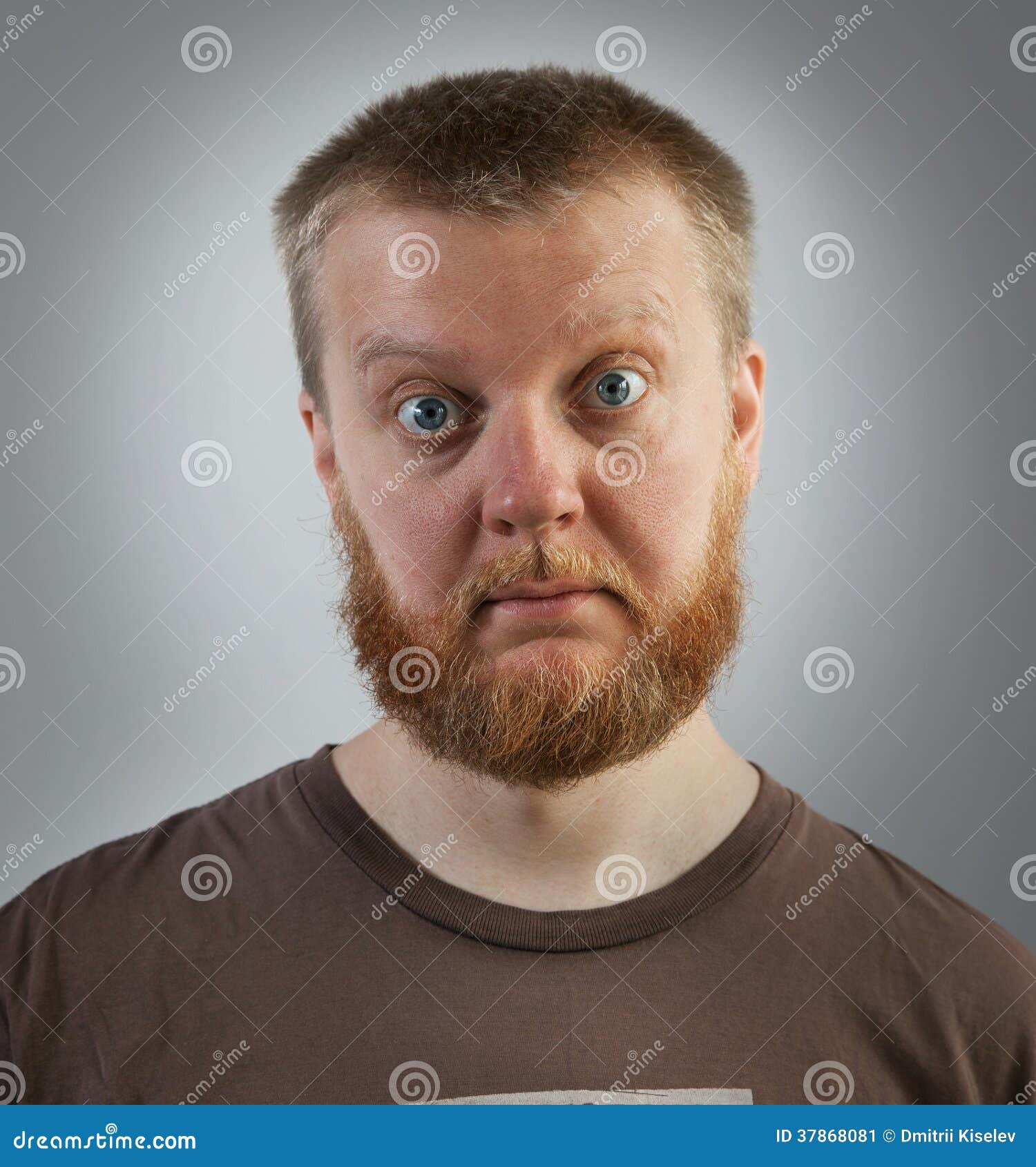 bearded-man-bulging-eyes-37868081.jpg