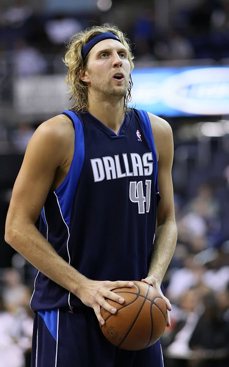 800px-DirkNowitzki.jpg