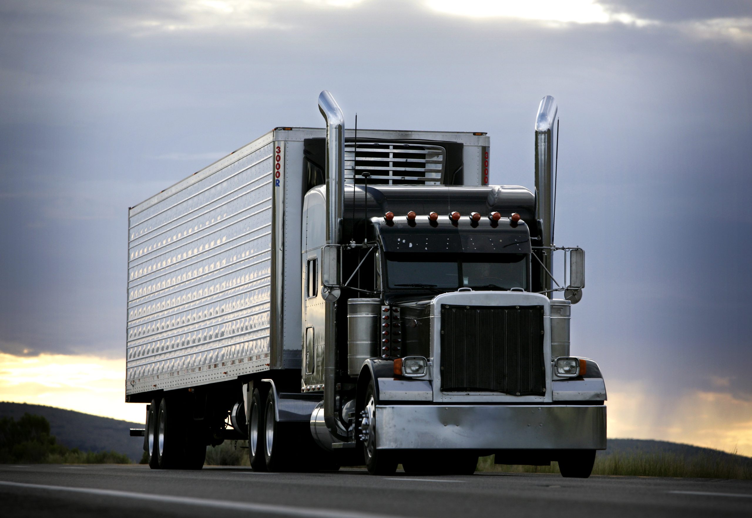 Semi-Truck-Fact-scaled.jpg