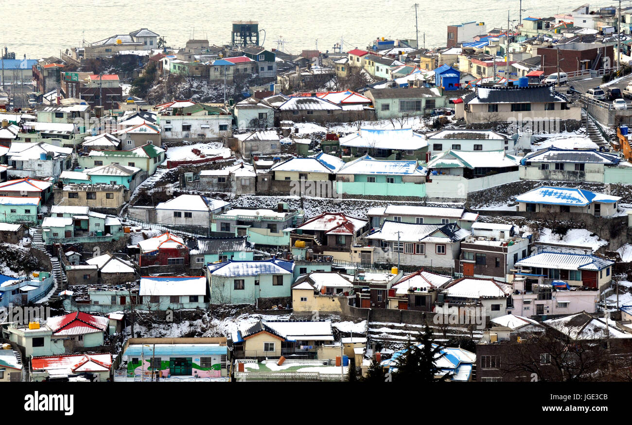 shanty-town-in-korea-JGE3CB.jpg