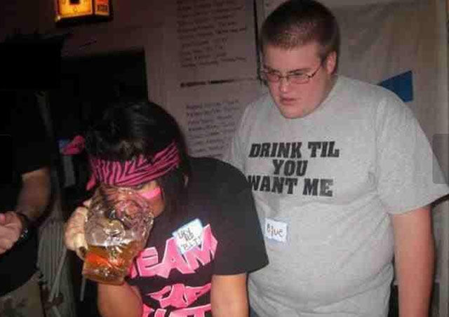 painfully_awkward_nightclub_photos_part_2_640_15.jpg