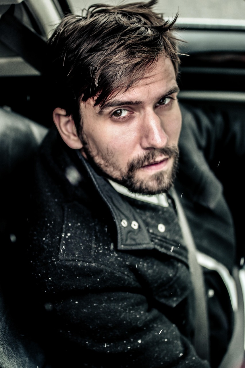 handsome-2911904_1280.jpg