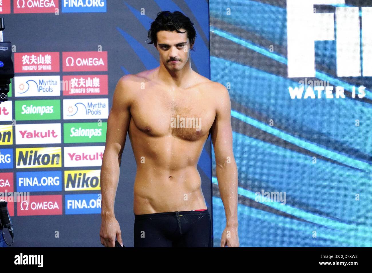 thomas-ceccon-ita-is-winner-of-mens-100m-backstroke-during-the-19th-fina-world-aquatics-championships-on-june-20-2022-at-the-duna-arena-in-budapest-hungary-credit-scssoenar-chamidafloalamy-live-news-2JDFXW2.jpg