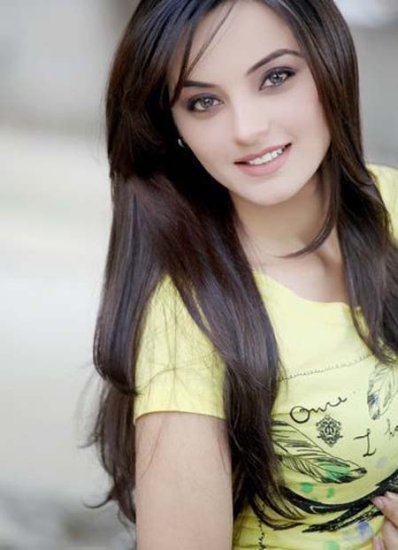 Pakistani+Fashion+Model+Sadia+Khan+Full+Profile+&+Pictures+%284%29.jpg