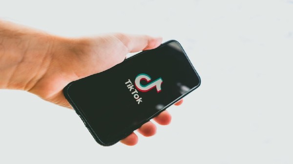 www.gizbot.com