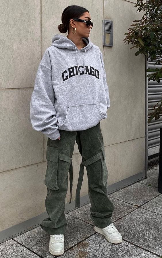 oversized-hoodie-with-cargo-pants.jpg