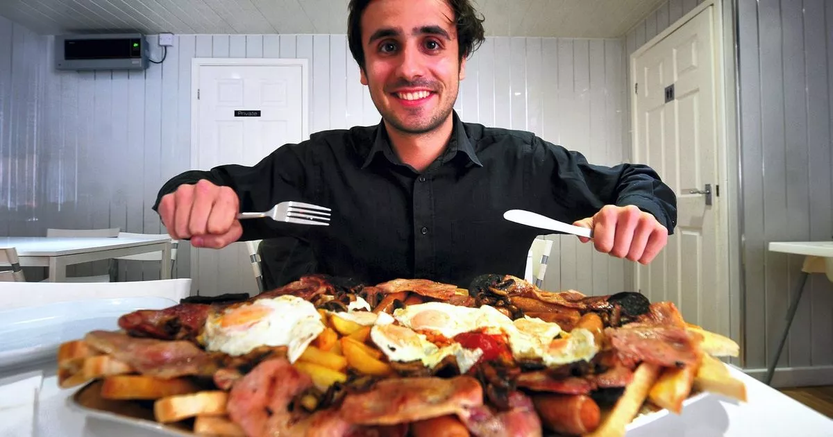 Food mountain: The 4,000 calorie gut-busting breakfast sold at - Manchester  Evening News