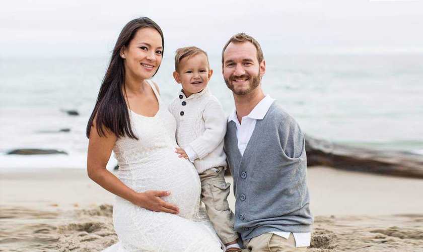 3823347412-nick-vujicic-e-familia-1.jpg