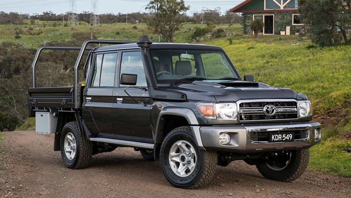 toyota-landcruiser-70-series-dual-cab-2016-black-%282%29.jpg