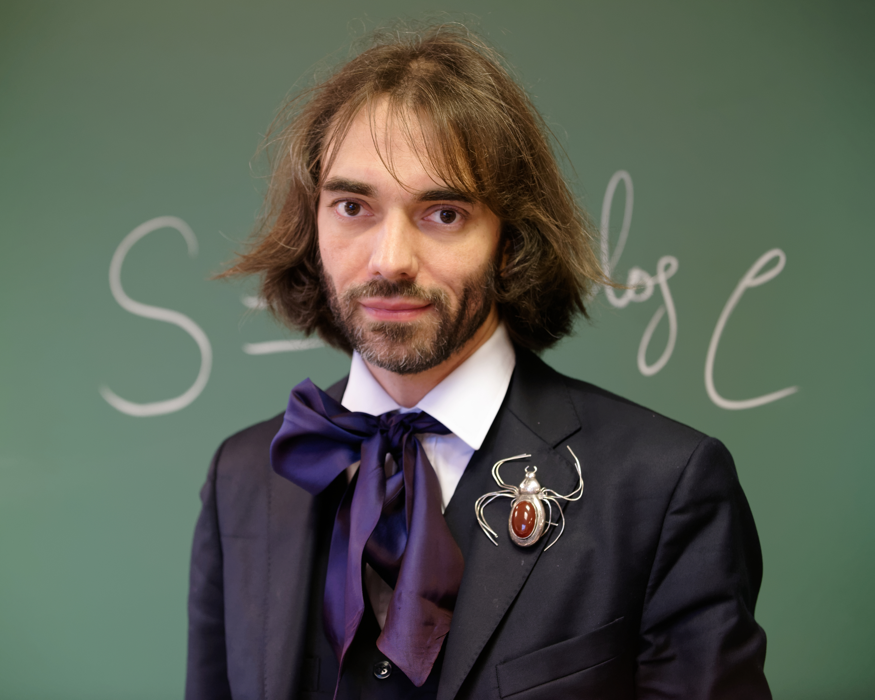 Cedric_Villani_at_his_office_2015_n2.jpg