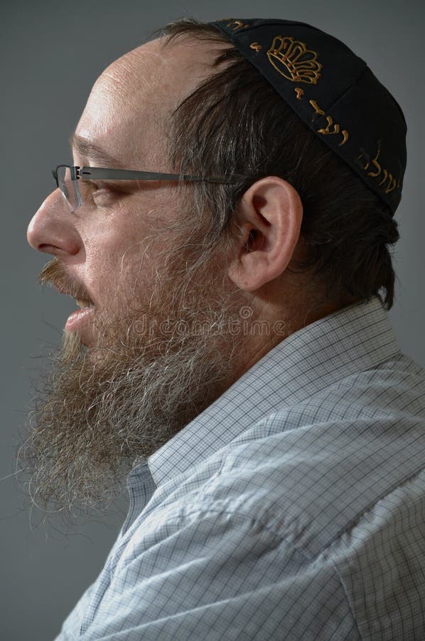jewish-man-portrait-18509724.jpg