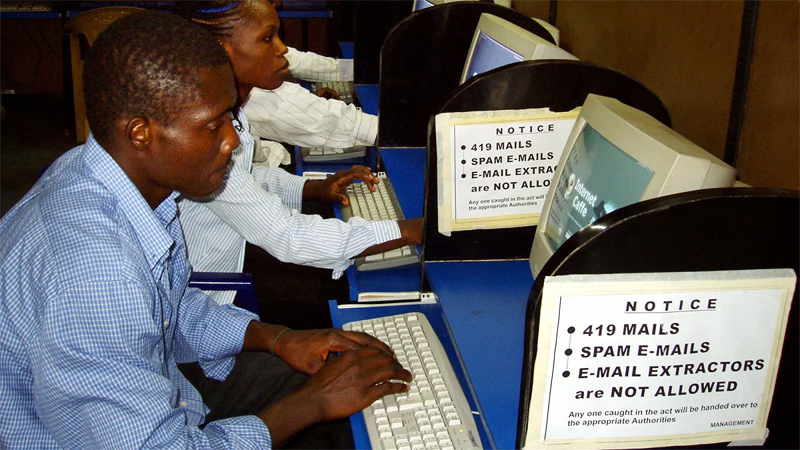 Nigerian-internet-cafe.jpg