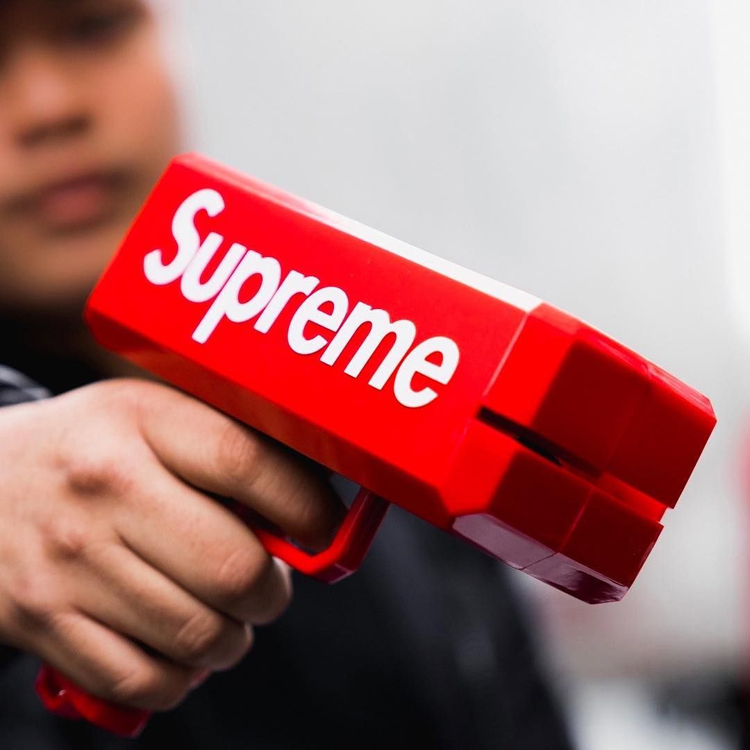 supremenewyork has lost a counterfeit case in Italy, allowing "Supreme  Italia"…” | Supreme, Things to sell, Hypebeast