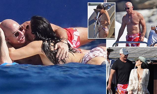 www.dailymail.co.uk