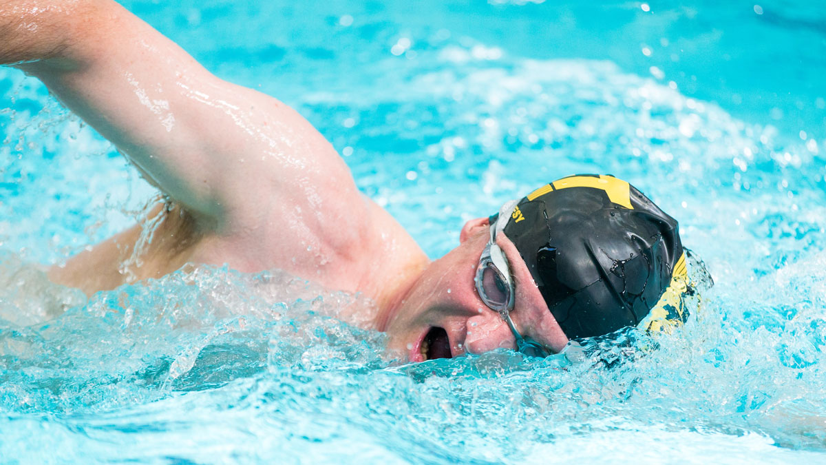masters_man_swimming_front_crawl.jpg