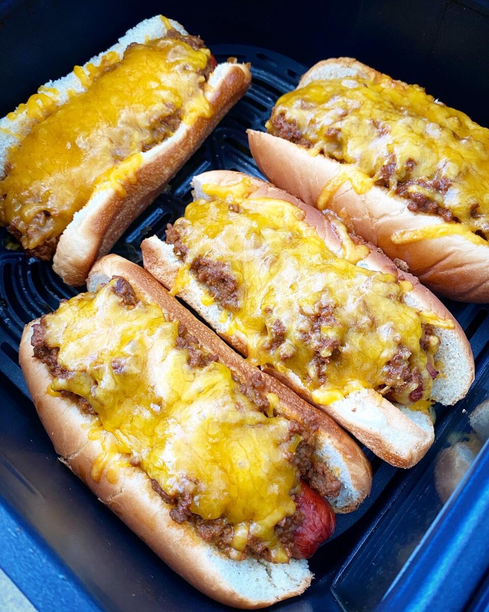 air-fryer-chili-cheese-hot-dogs-2-960x1200.jpg