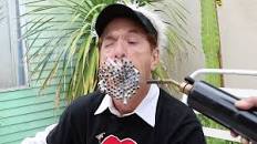 Man With Huge Mouth Smokes More Than 150 Cigarettes At Once ...