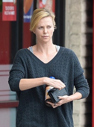 Charlize-Theron-without-Makeup-1.jpg