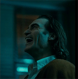 tumblr_pz5r37749H1wrh2j3o4_250.gifv