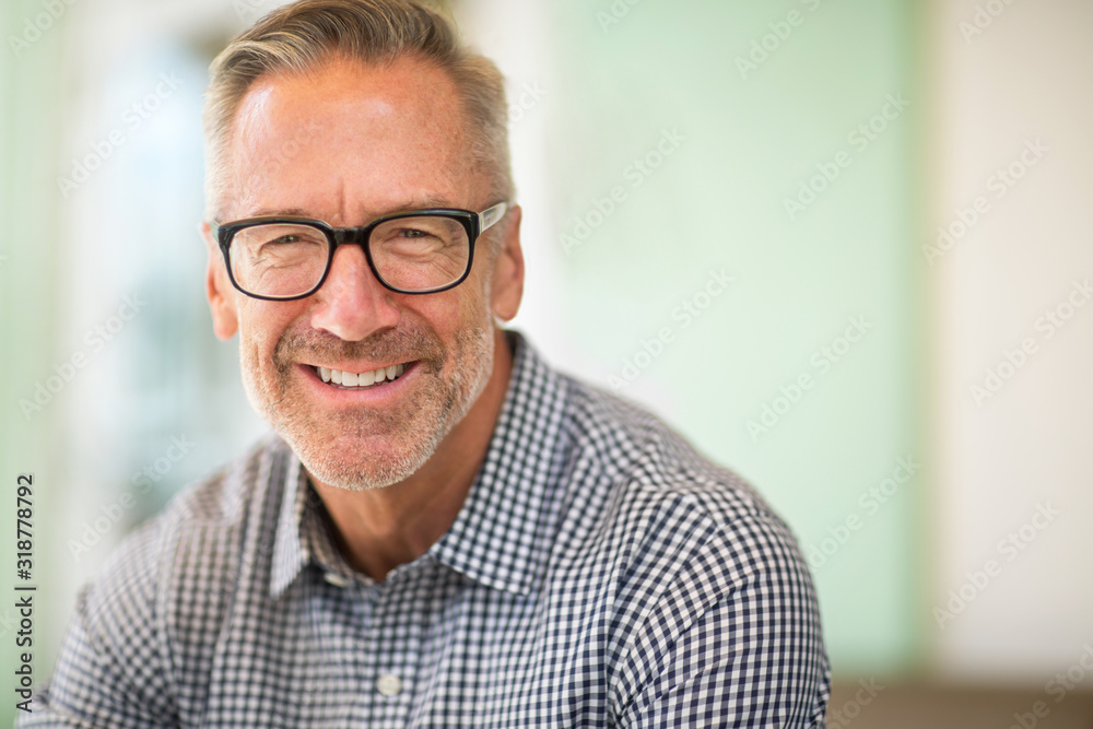 1000_F_318778792_PDkBC6Vm0BpiMEKEVnDHiXcMH1xONyqc.jpg