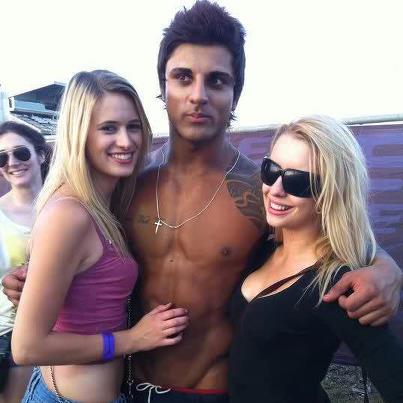 zyzz-bitches.jpg