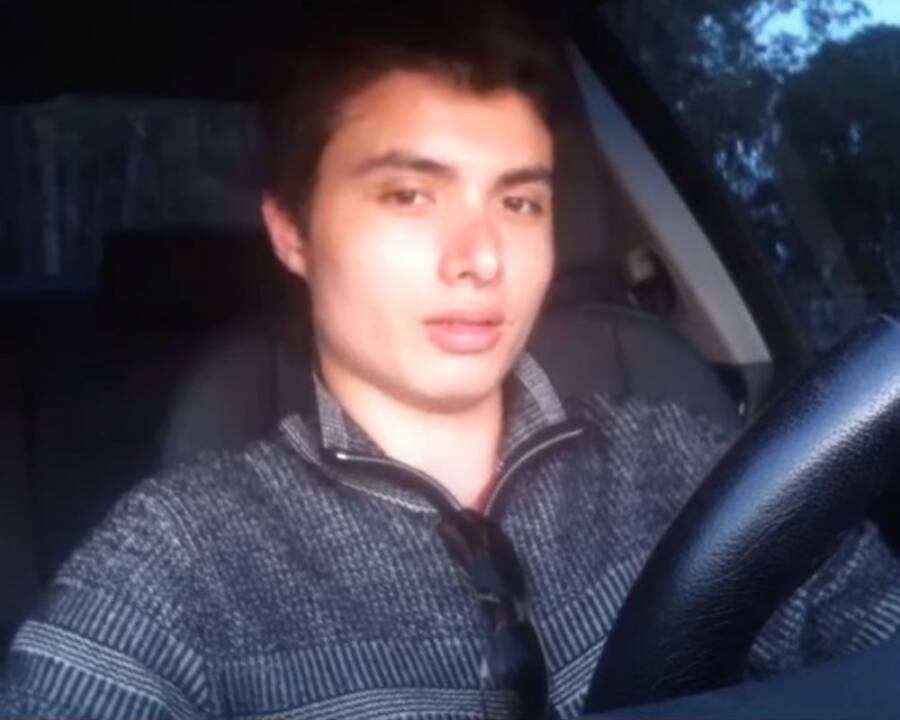 elliot-rodger-in-his-bmw.jpg