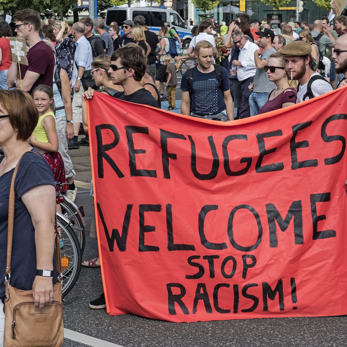 refugees-welcome-dresden.jpg