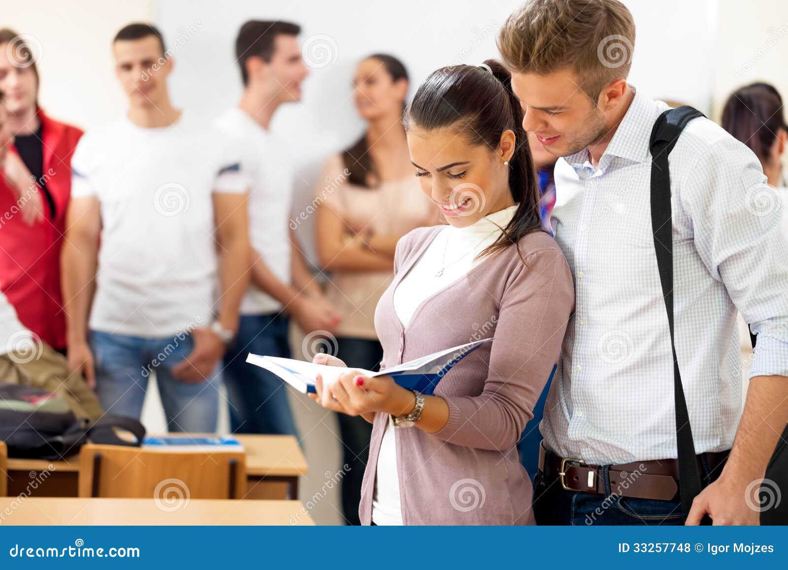 students-college-couple-classroom-33257748.jpg