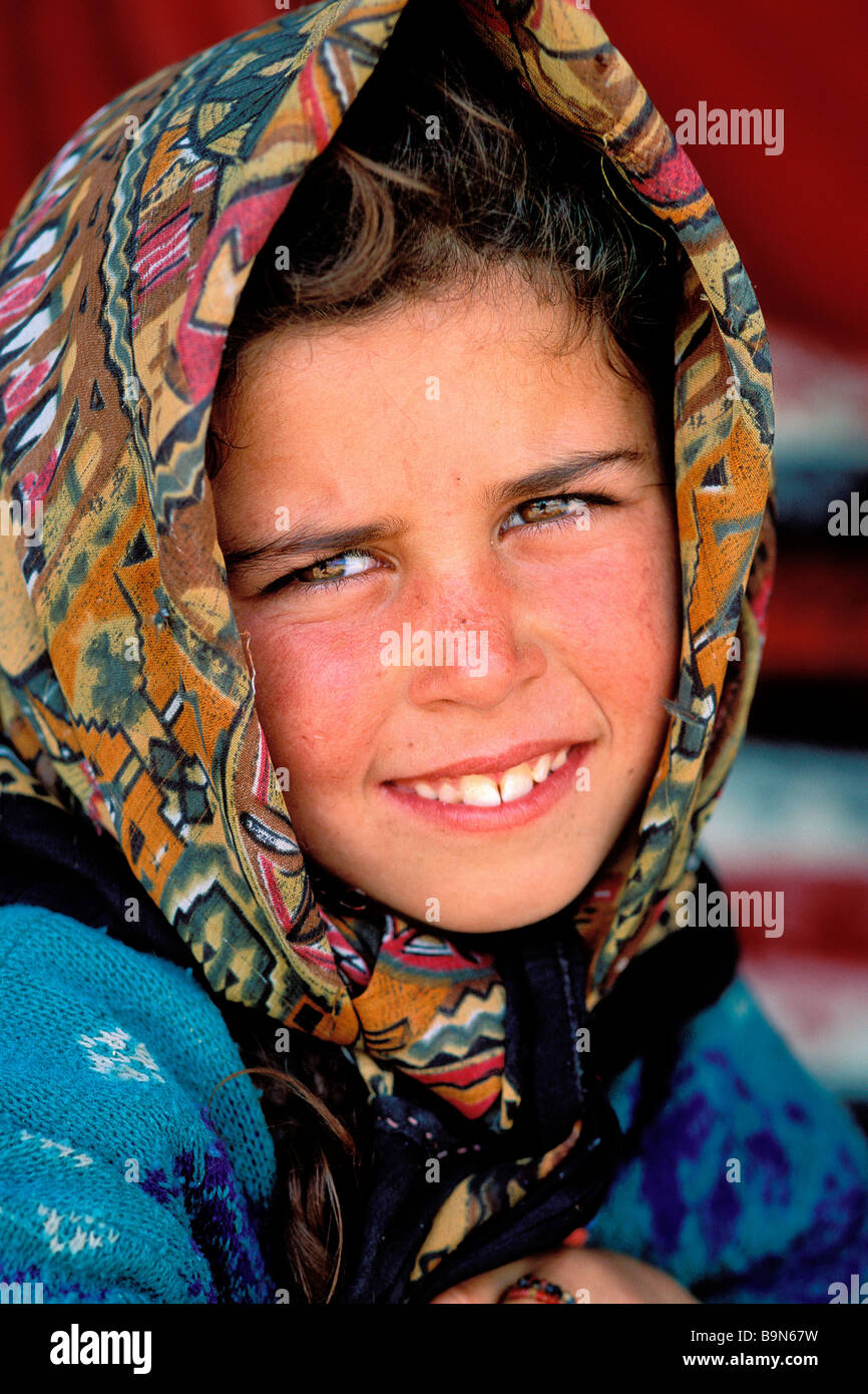 iran-fars-province-qashqai-nomads-B9N67W.jpg