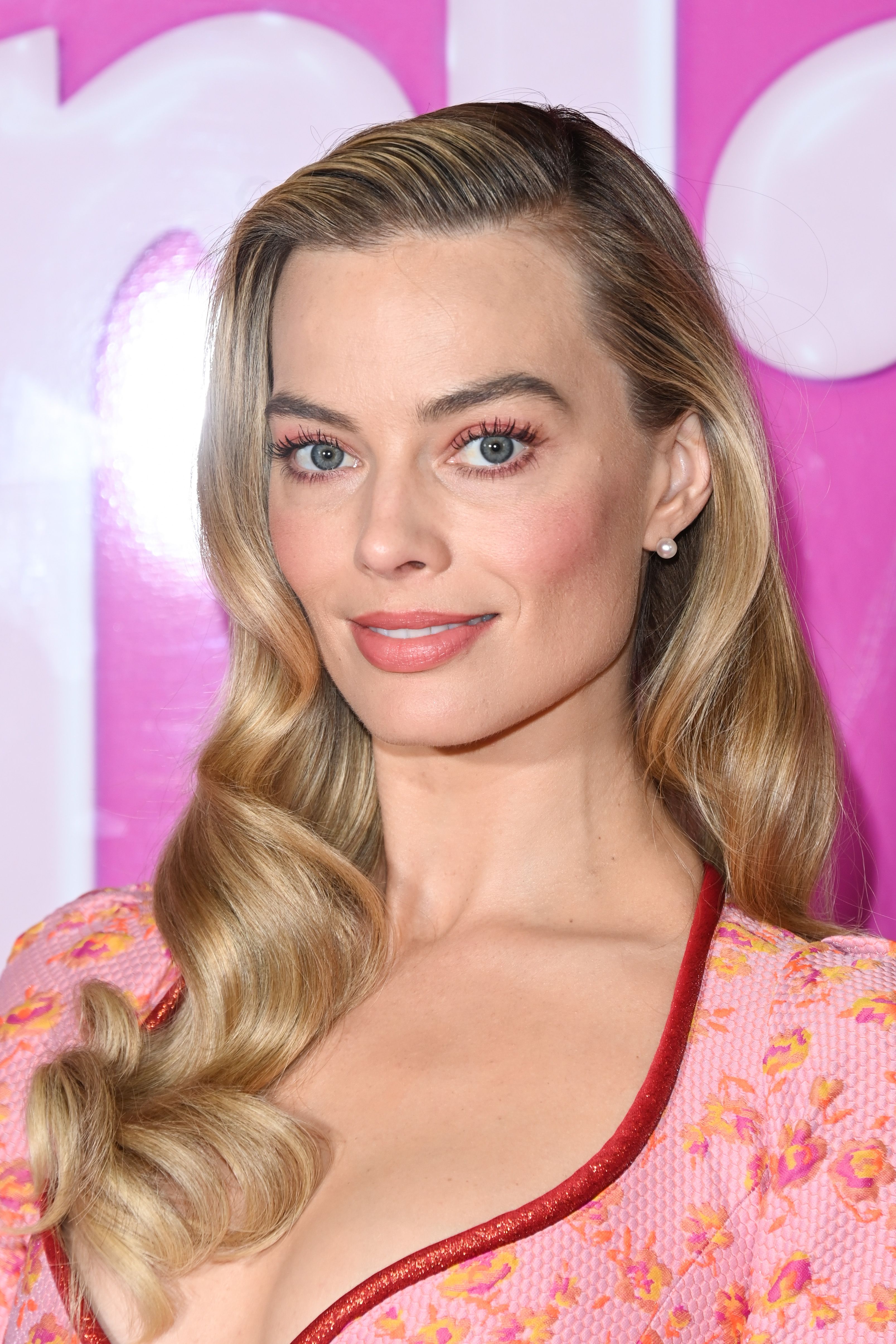 margot-robbie-attends-a-photocall-on-july-13-2023-in-london-news-photo-1689758035.jpg