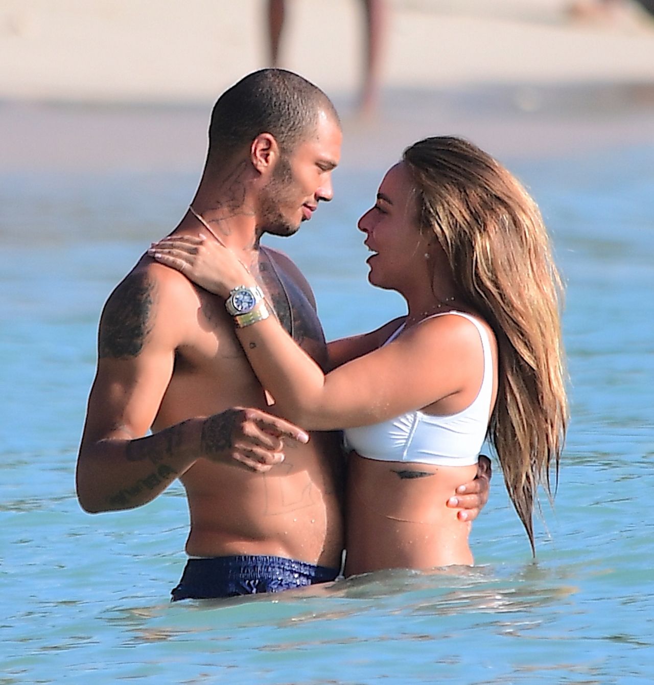 chloe-green-and-boyfriend-jeremy-meeks-beach-in-barbados-08-04-2017-19.jpg