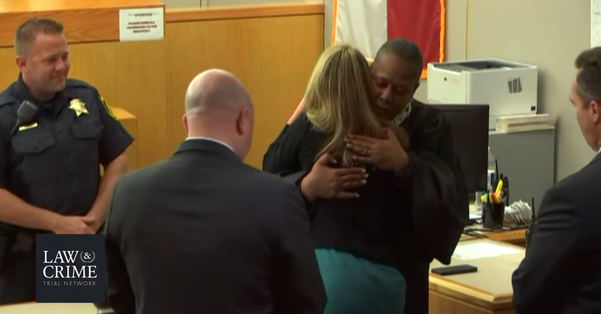 Judge-Hugs-Amber-Guyger.jpg