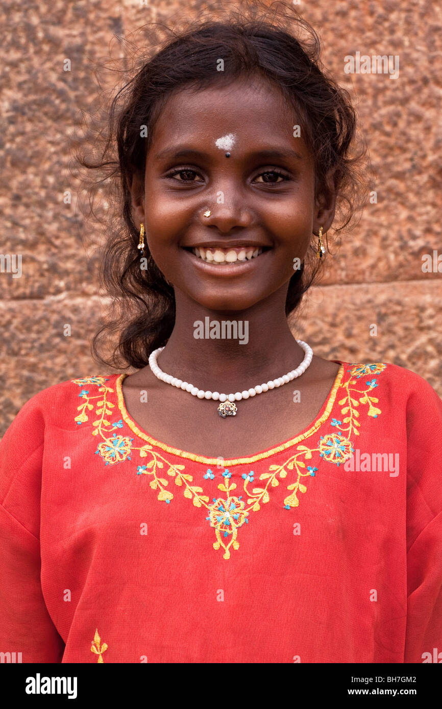 beautiful-indian-girl-thanjavur-tamil-nadu-state-south-india-BH7GM2.jpg