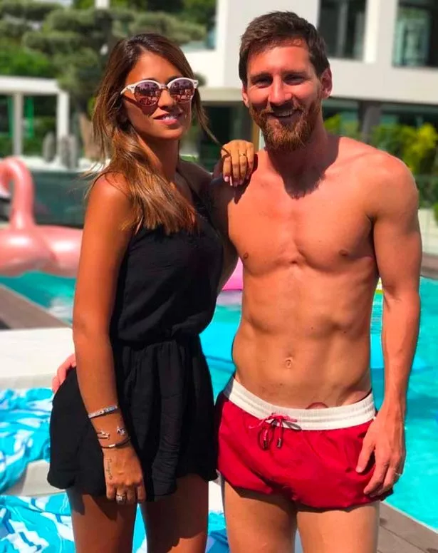 Lionel-Messi-with-his-wife-Antonella.jpg