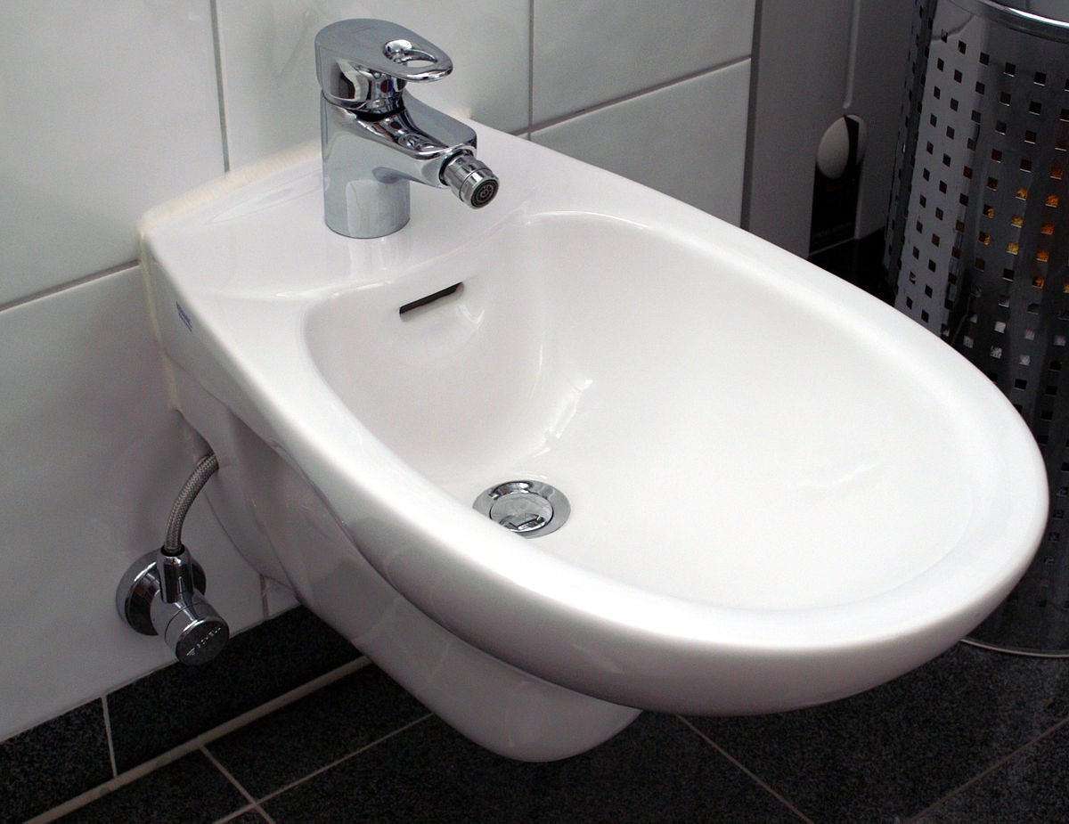 1200px-Bidet_weiss.jpg