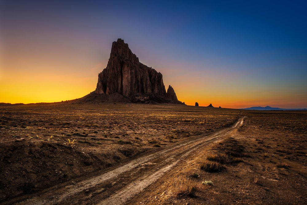 www.travelawaits.com