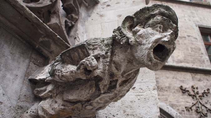 characteristics_gothic_architecture_own_screaming_gargoyle.jpg