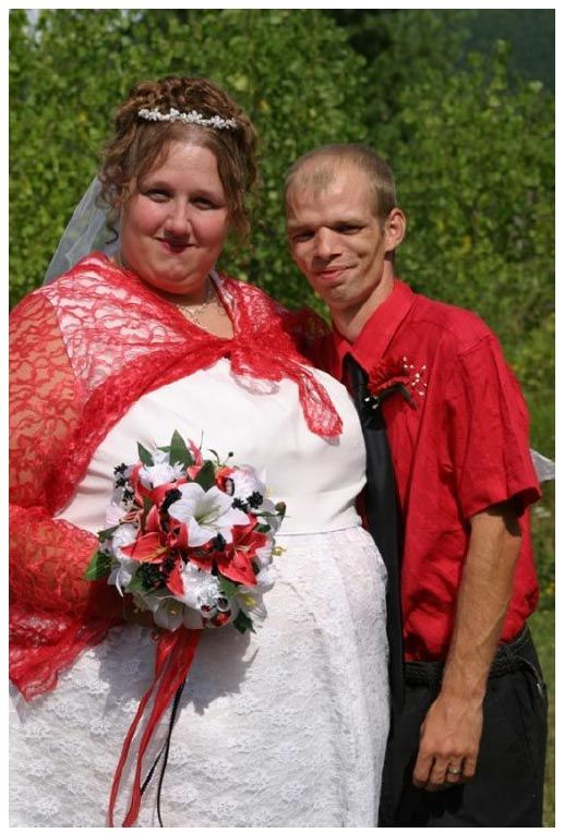 2864485db42913f49df2caac21a9834d--funny-couple-pictures-fat-bride.jpg