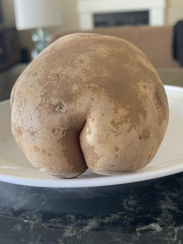 My potato has butt cheeks - Meme Guy