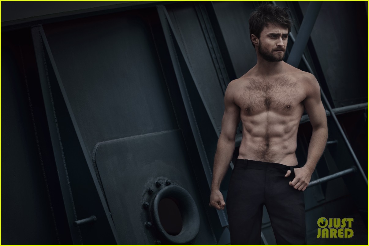 daniel-radcliffe-shirtless-vanity-fair-italia-02.jpg