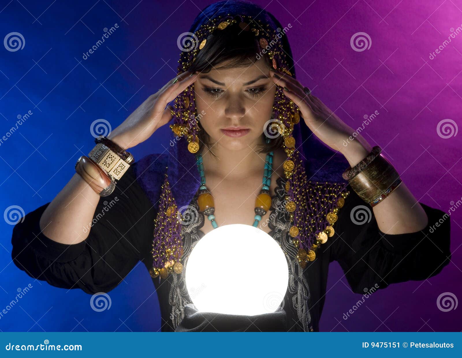 fortune-teller-crystal-ball-9475151.jpg