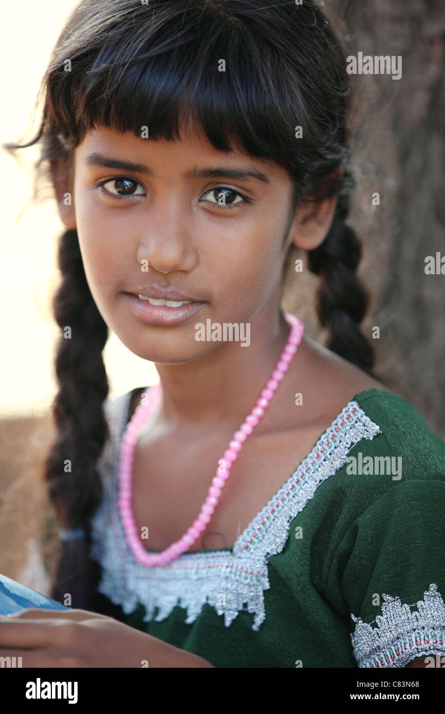 beautiful-girl-andhra-pradesh-south-india-C83N68.jpg
