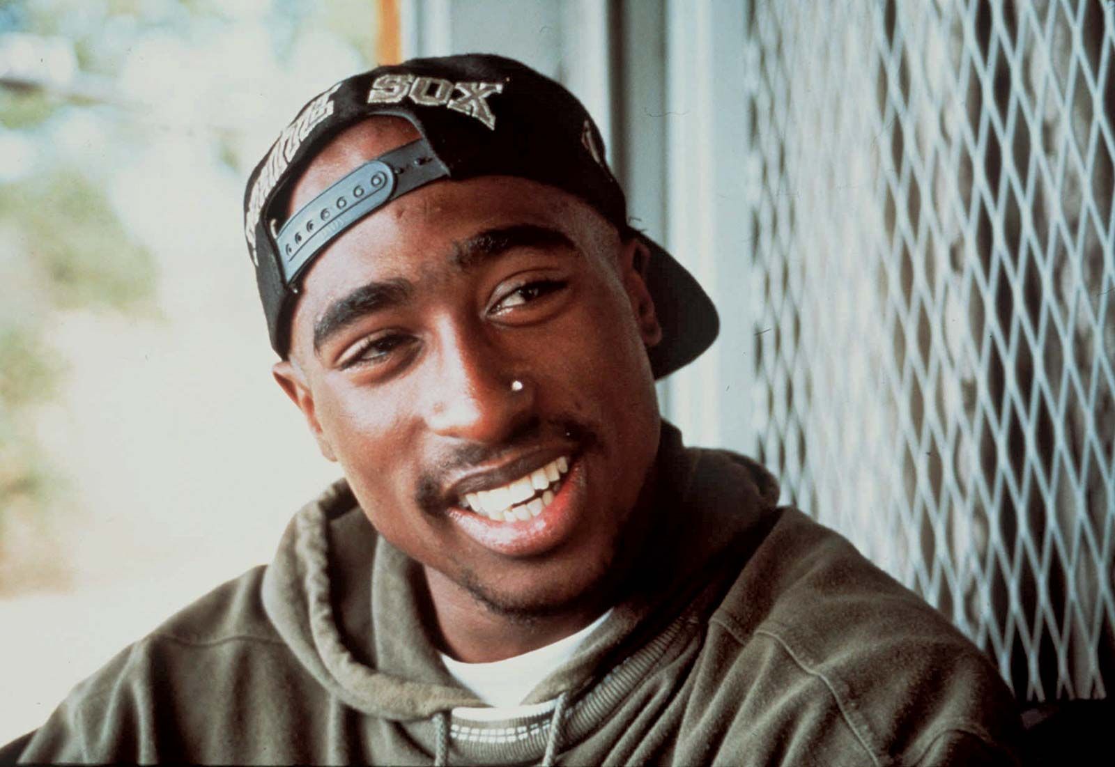 Tupac-Shakur-1993.jpg