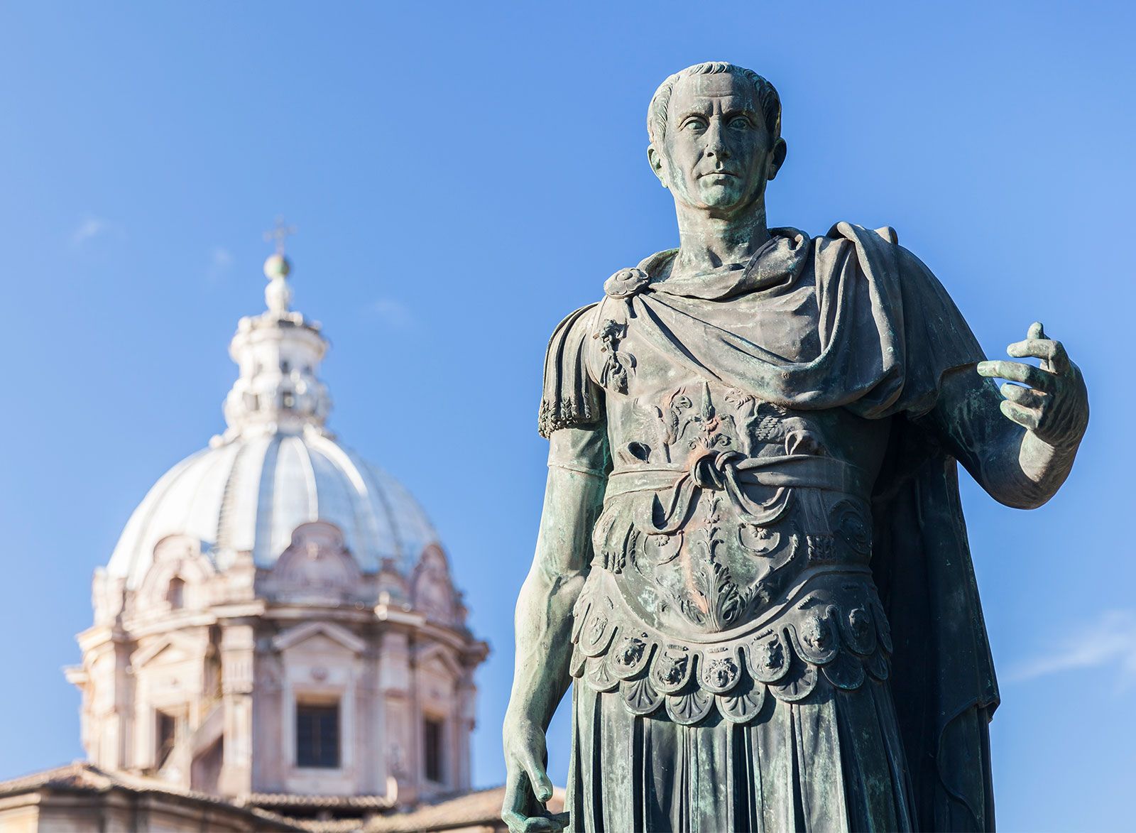 Julius-Caesar-statue-Rome-Italy.jpg