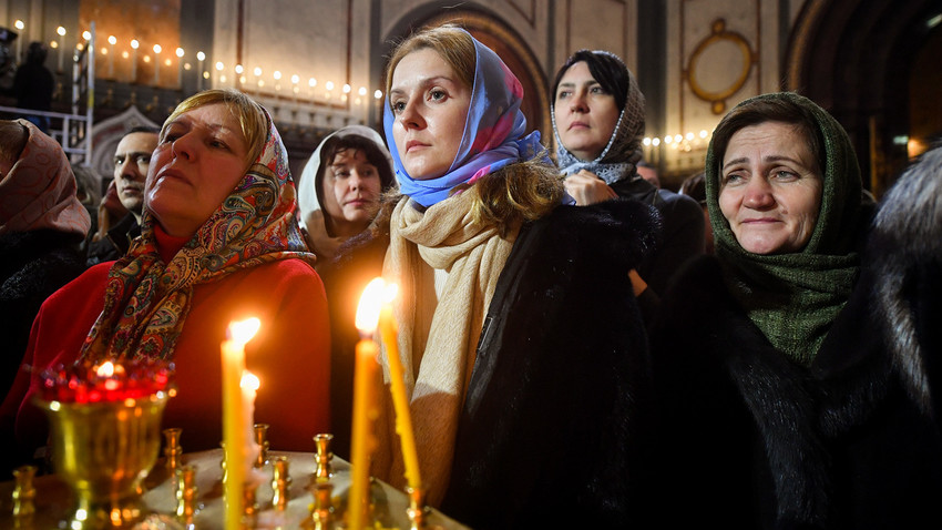 Why do women cover their heads in Orthodox churches? - Russia Beyond