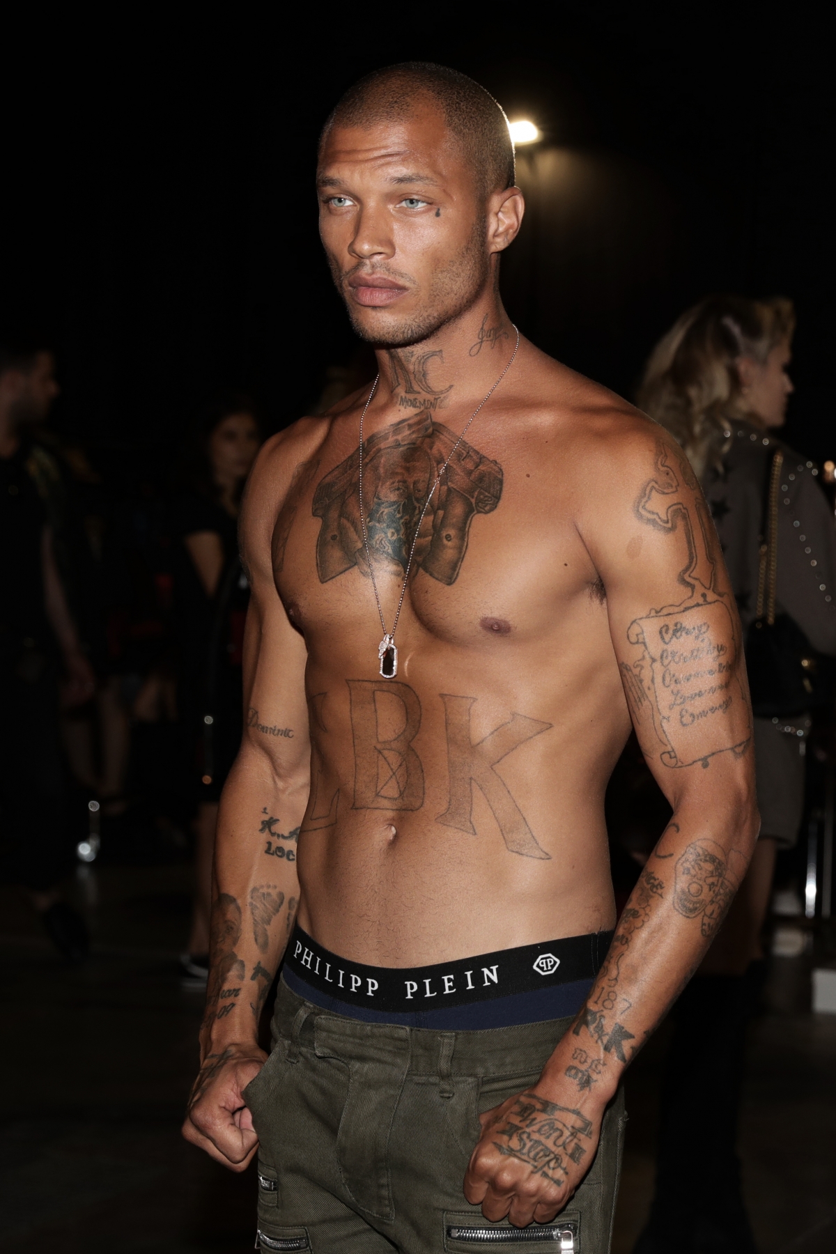 Jeremy Meeks claims he's in love with Chloe Green, but experts don't ...